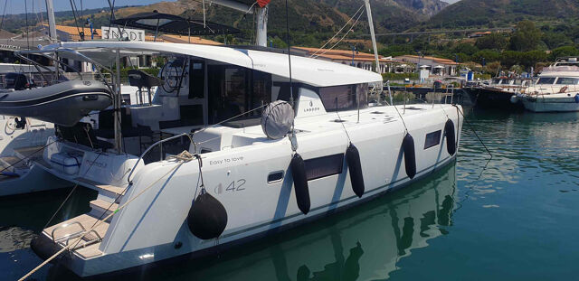 Lagoon 42 - 4 + 1 cab. Easy to love